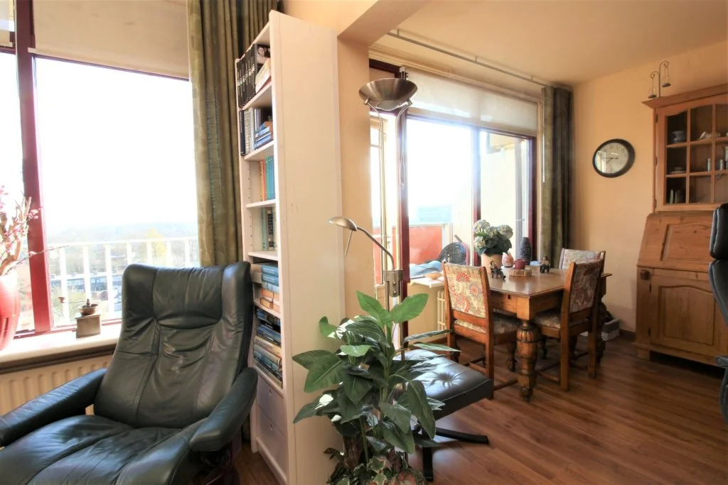 geblurde versie van de foto als achtergrond