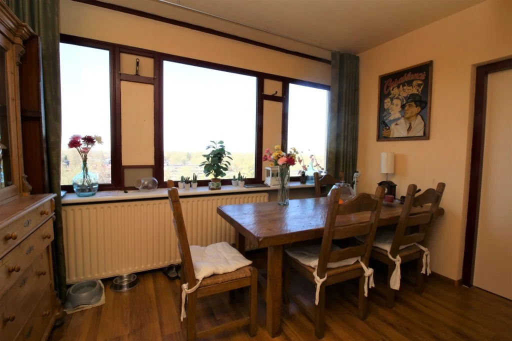 geblurde versie van de foto als achtergrond