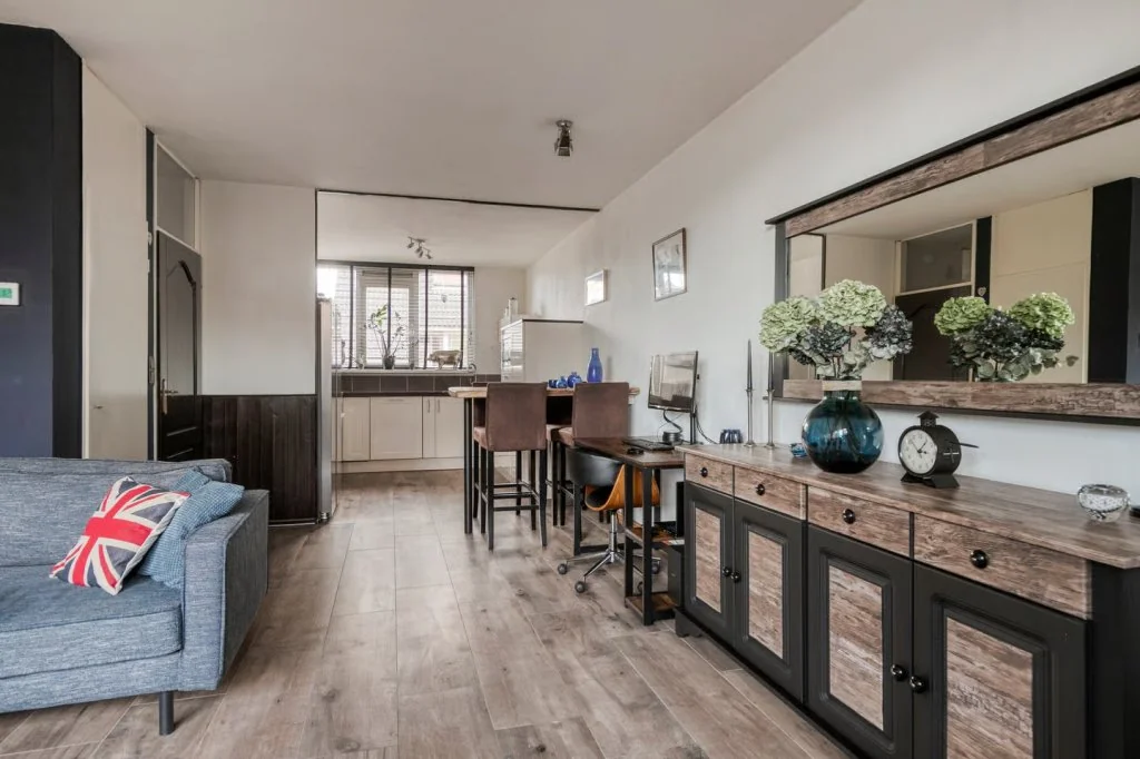 geblurde versie van de foto als achtergrond