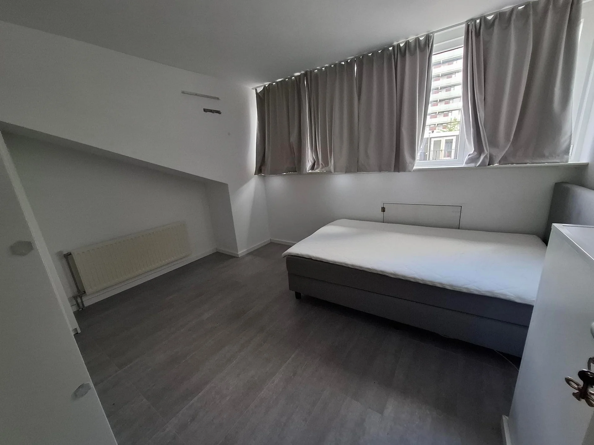 Foto van de Kamer gelegen aan de Raphael Lemkinstraat in Amsterdam