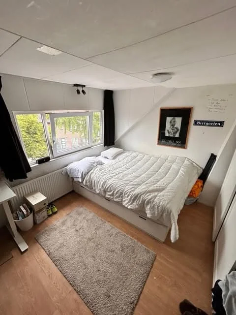 geblurde versie van de foto als achtergrond