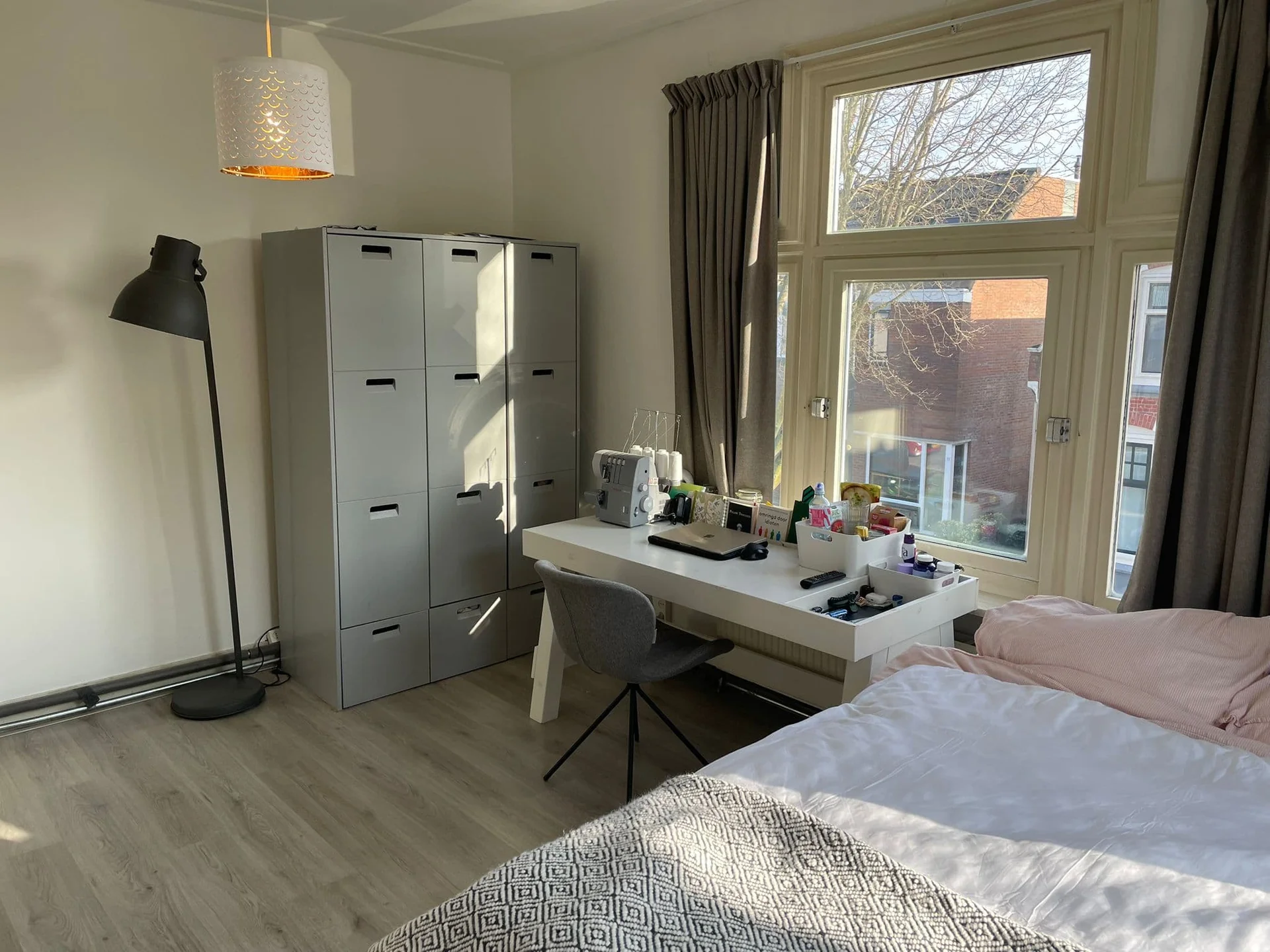 geblurde versie van de foto als achtergrond