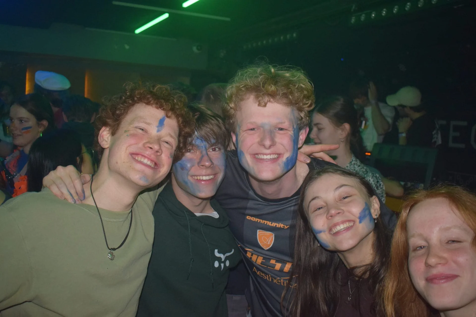 geblurde versie van de foto als achtergrond