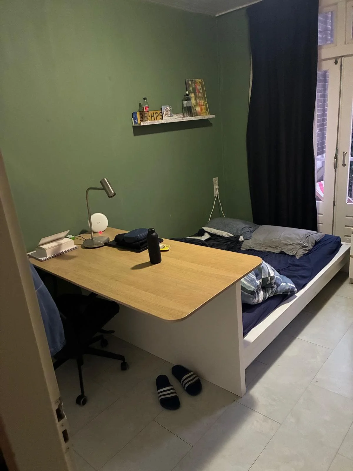 Foto van de Kamer gelegen aan de Van Hallstraat in Amsterdam