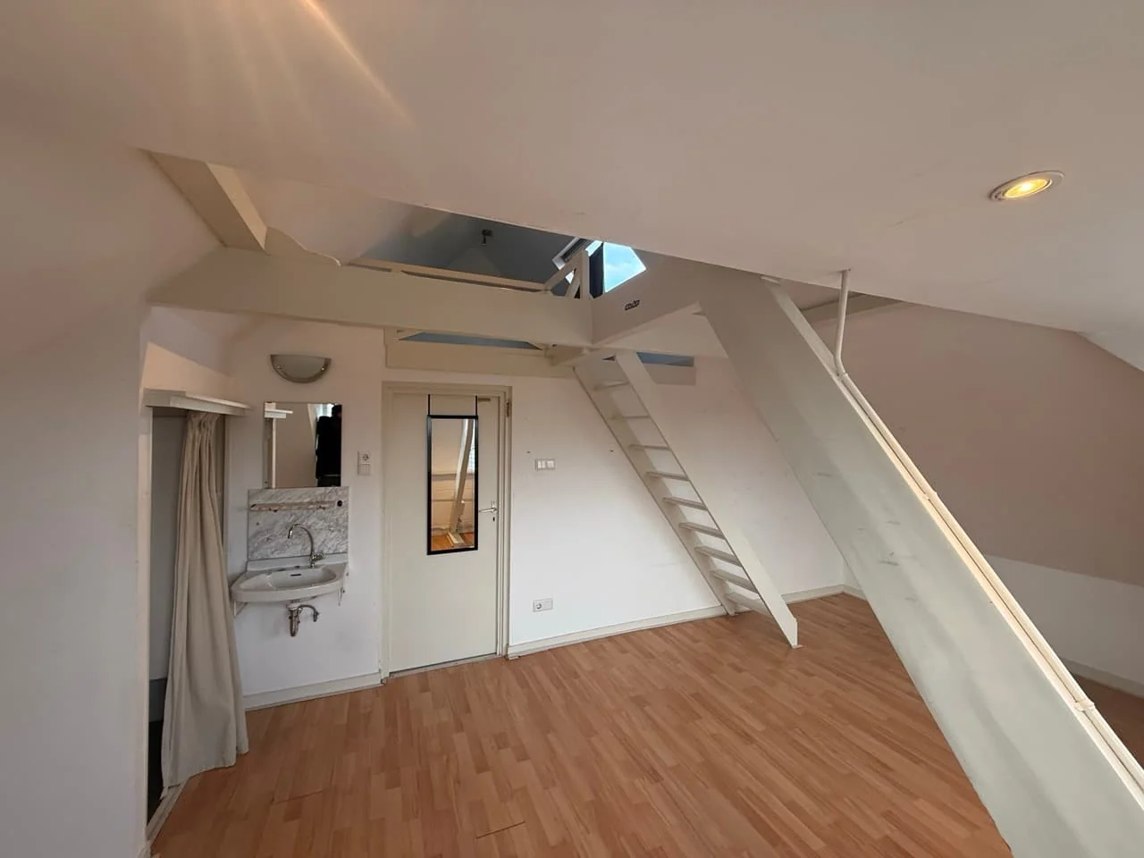 geblurde versie van de foto als achtergrond