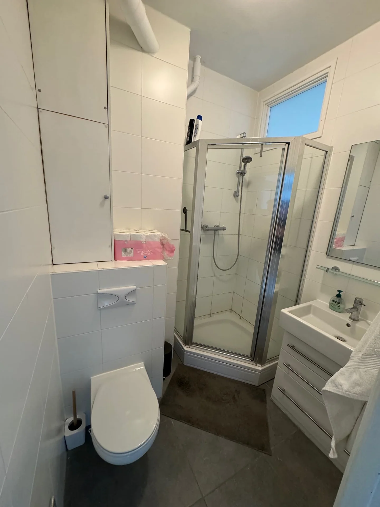 Foto van de Kamer gelegen aan de Herman Robbersstraat in Rotterdam