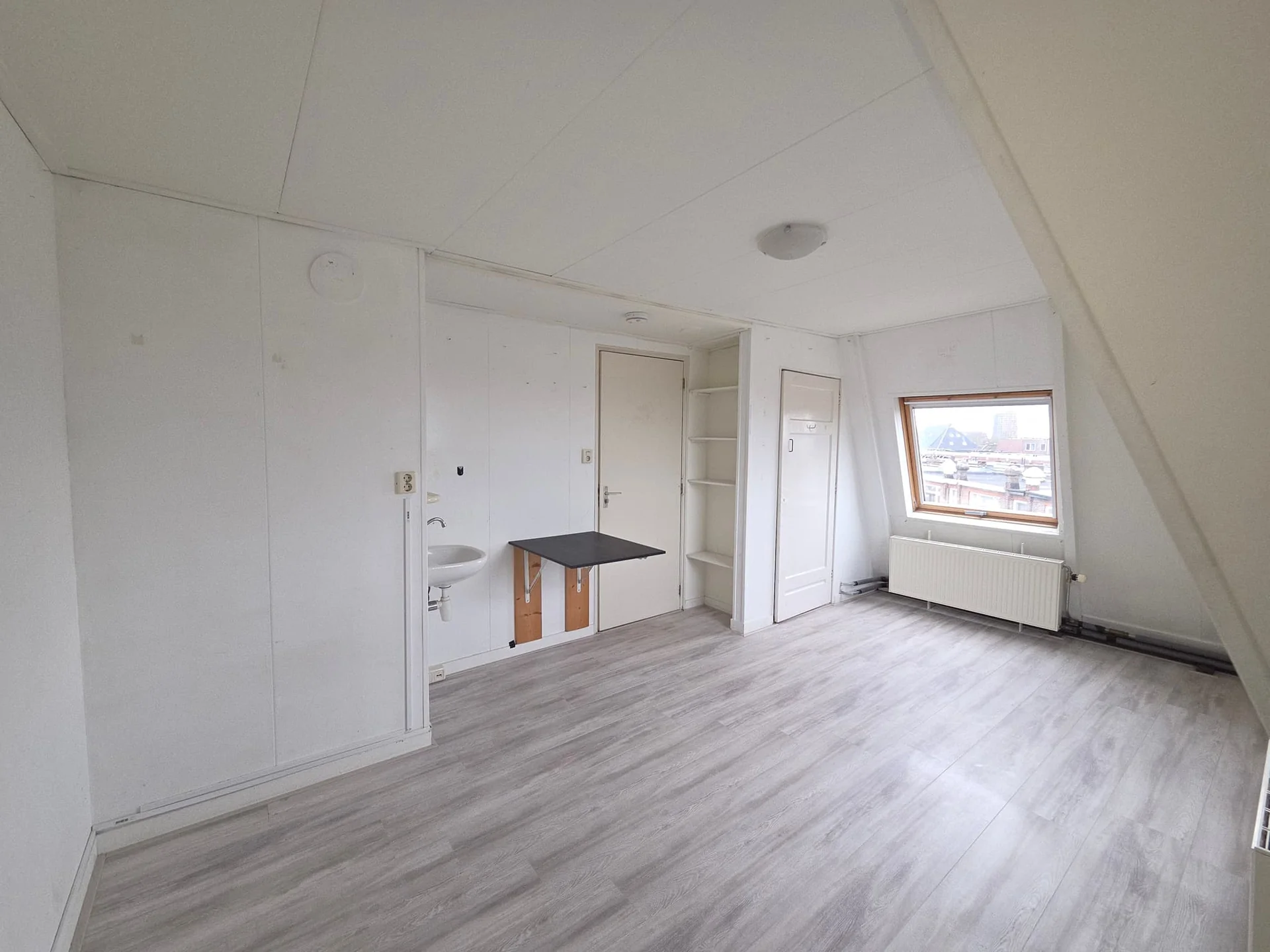 Foto van de Kamer gelegen aan de Spoorstraat in Leeuwarden