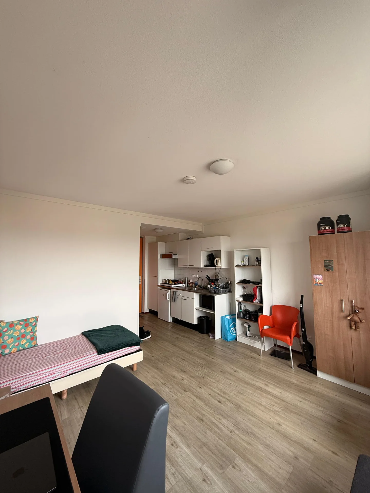 geblurde versie van de foto als achtergrond