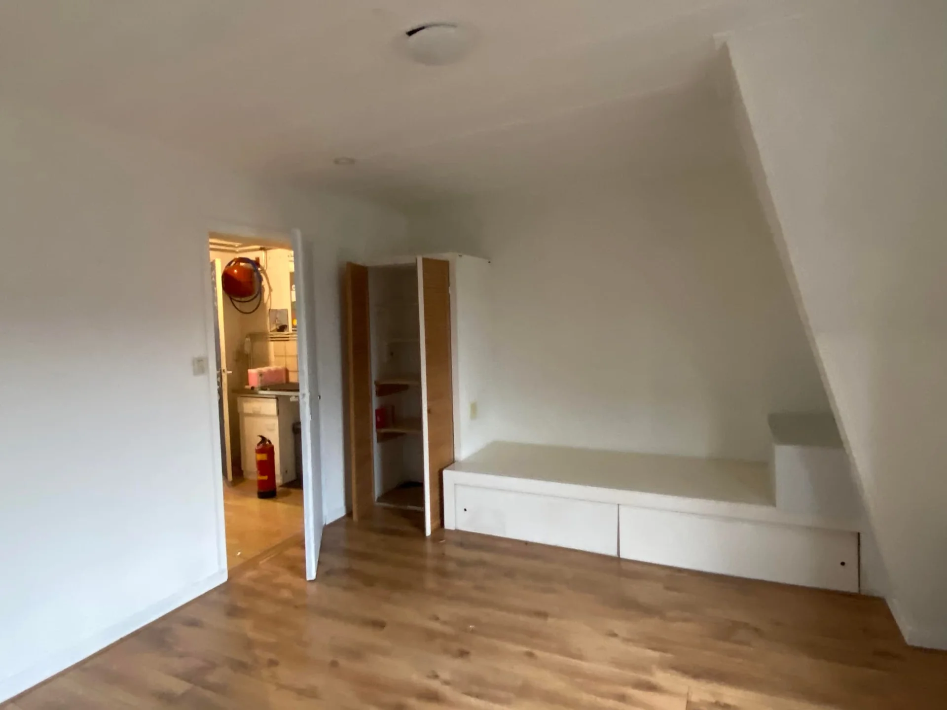 Foto van de Kamer gelegen aan de 1e Saskiadwarsstraat in Leeuwarden