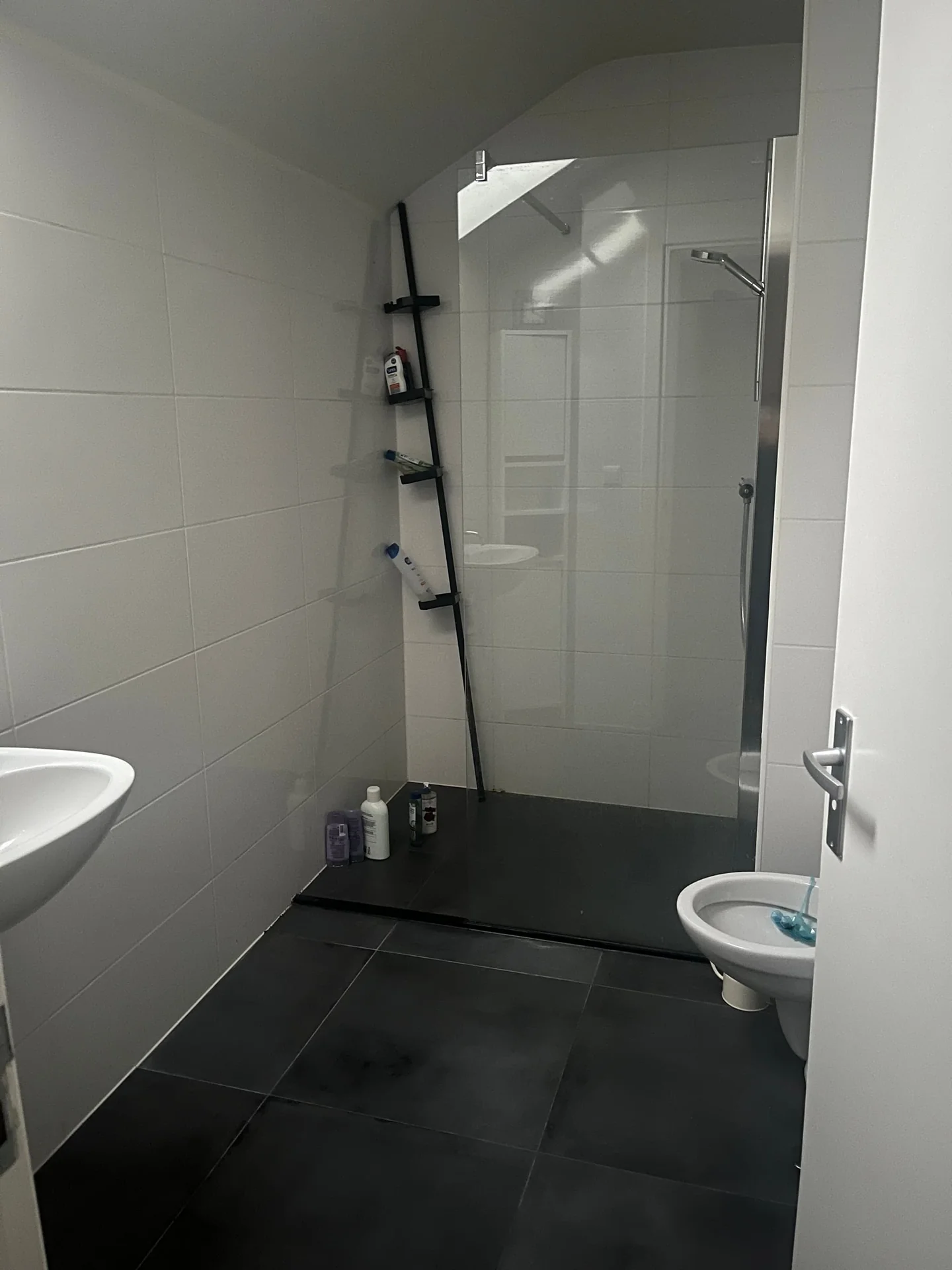 Foto van de Kamer gelegen aan de Veenendaalkade in Den Haag