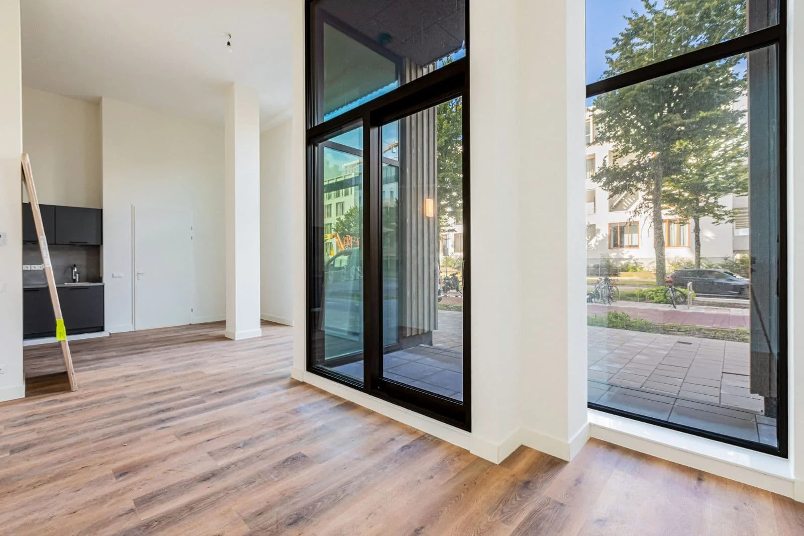 geblurde versie van de foto als achtergrond