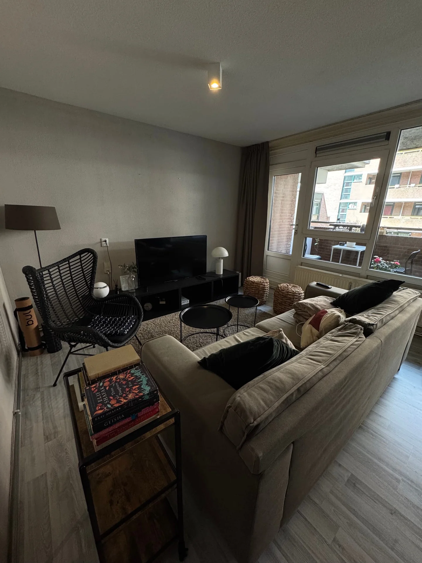 geblurde versie van de foto als achtergrond