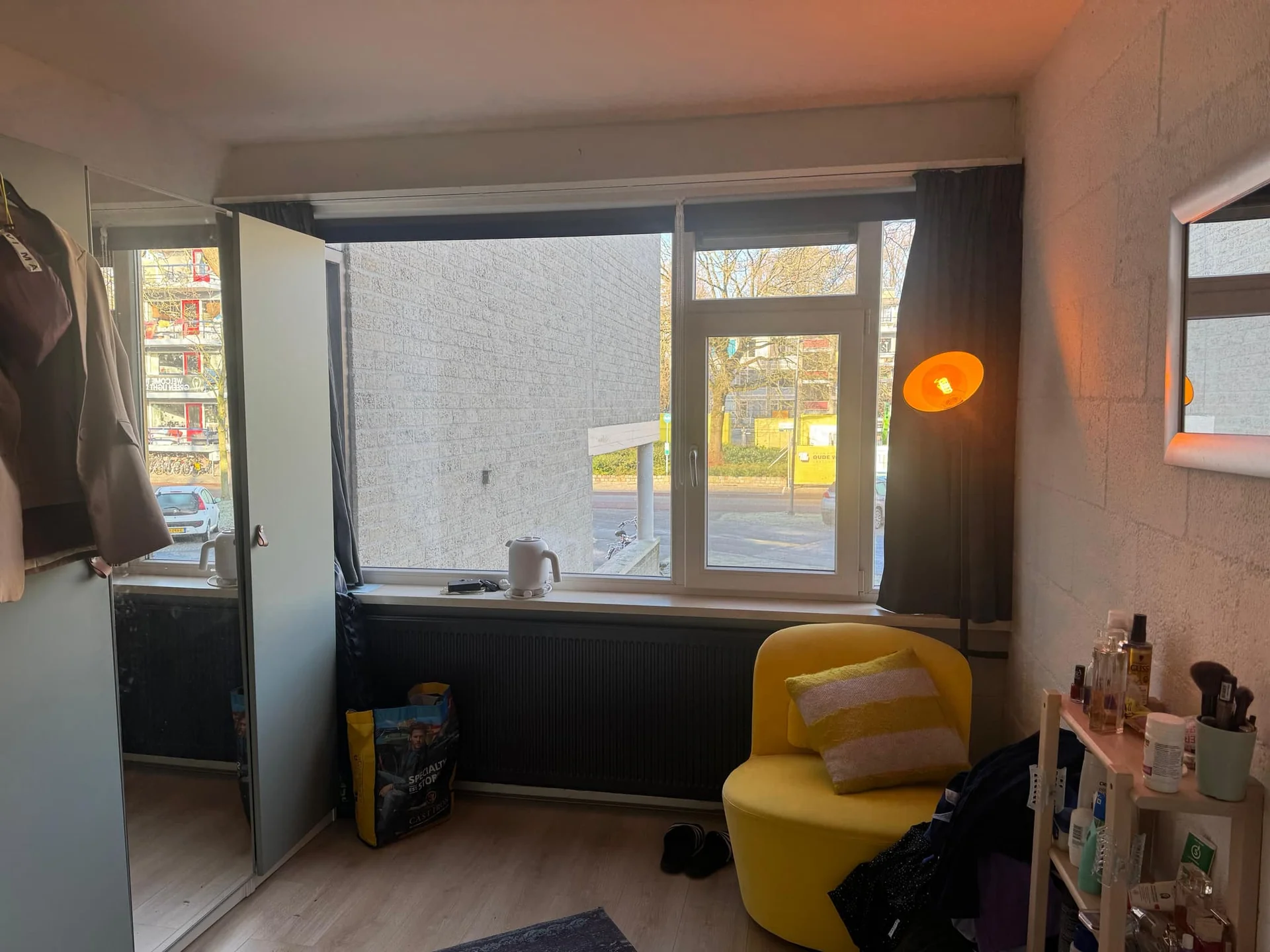 geblurde versie van de foto als achtergrond