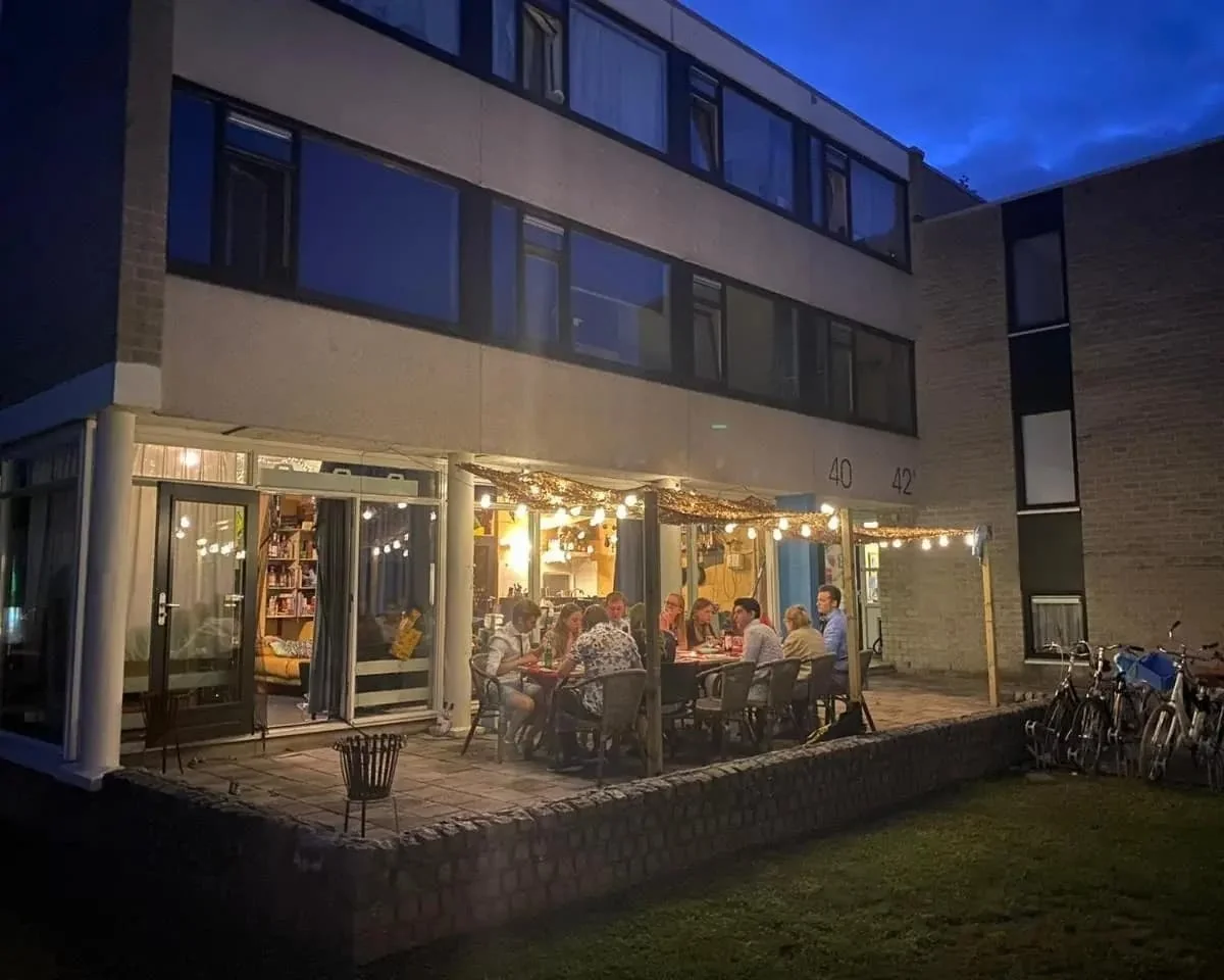 geblurde versie van de foto als achtergrond