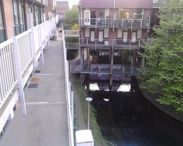 geblurde versie van de foto als achtergrond