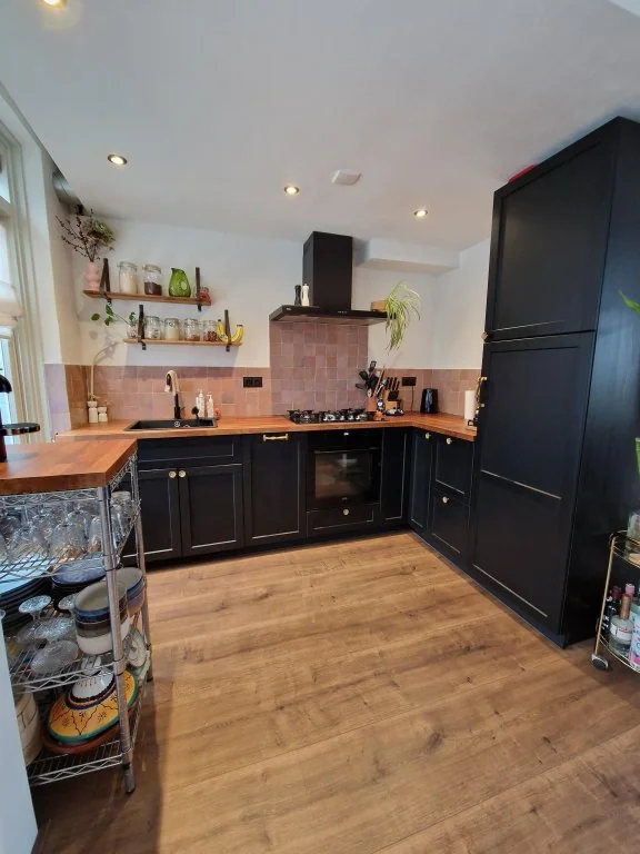 geblurde versie van de foto als achtergrond