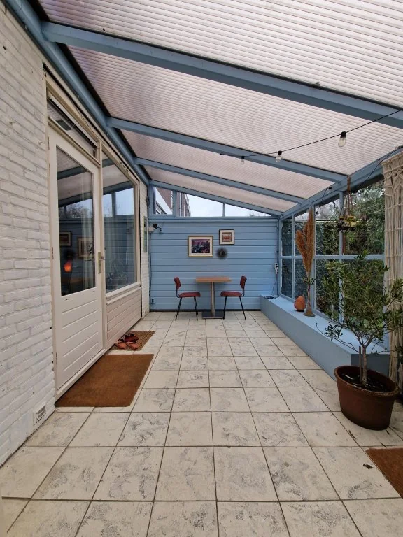 geblurde versie van de foto als achtergrond