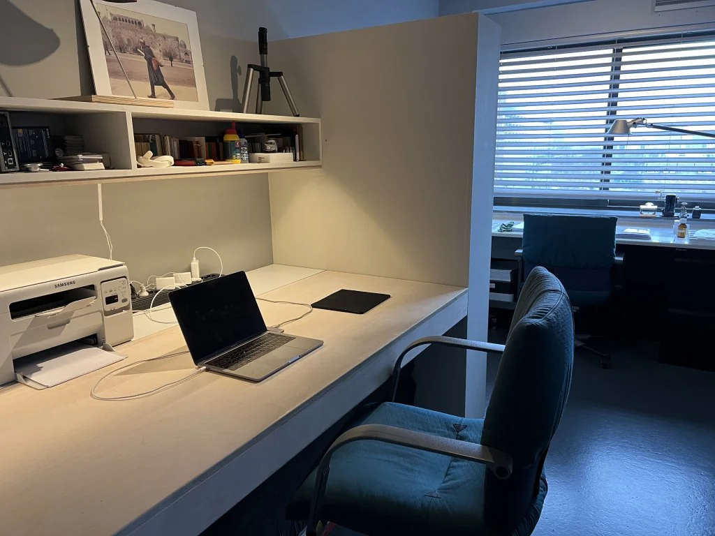 geblurde versie van de foto als achtergrond