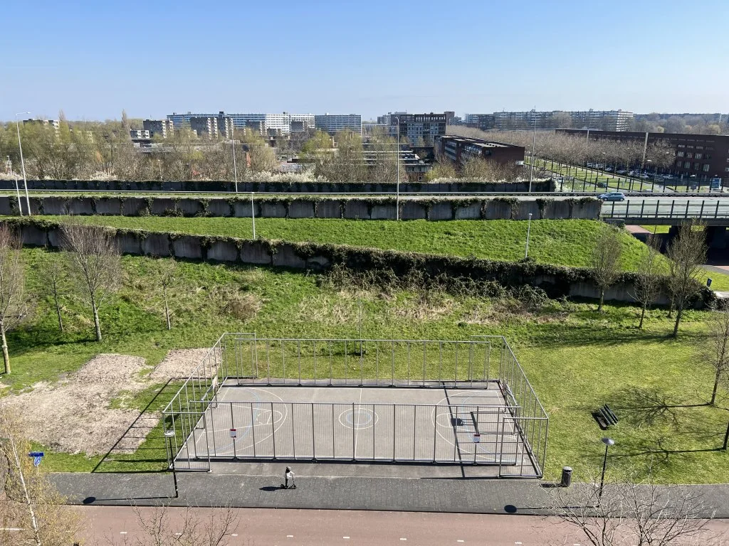 geblurde versie van de foto als achtergrond