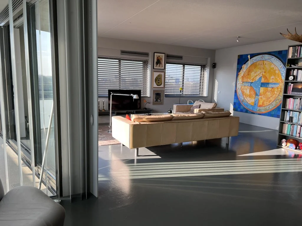 geblurde versie van de foto als achtergrond