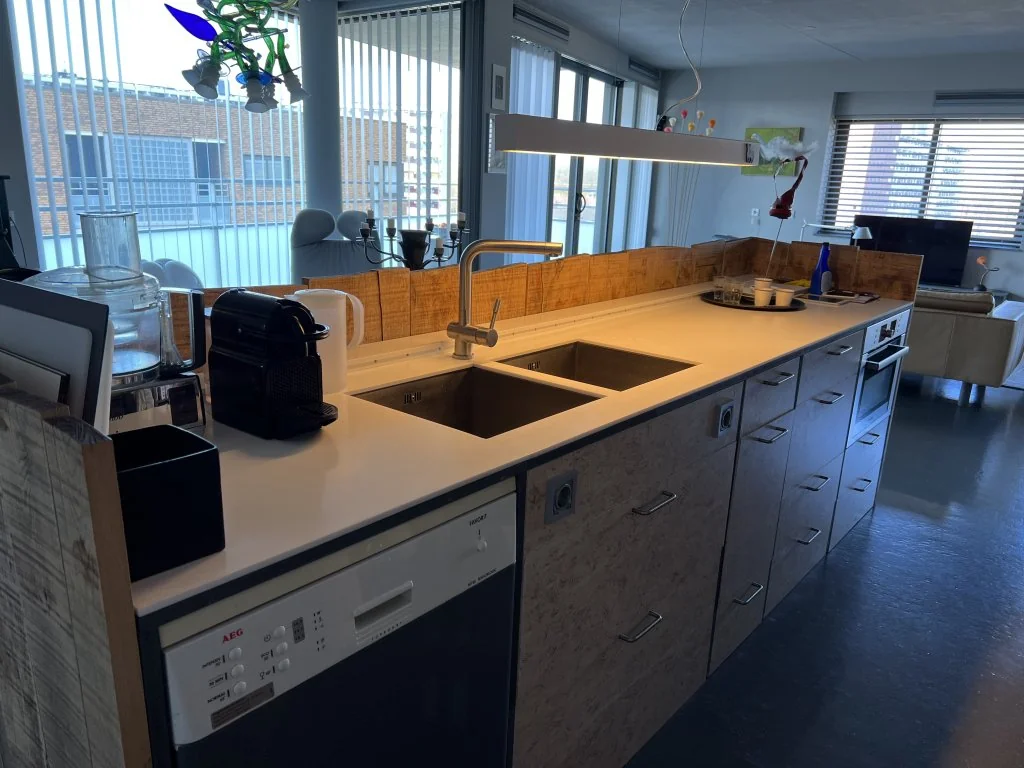 geblurde versie van de foto als achtergrond