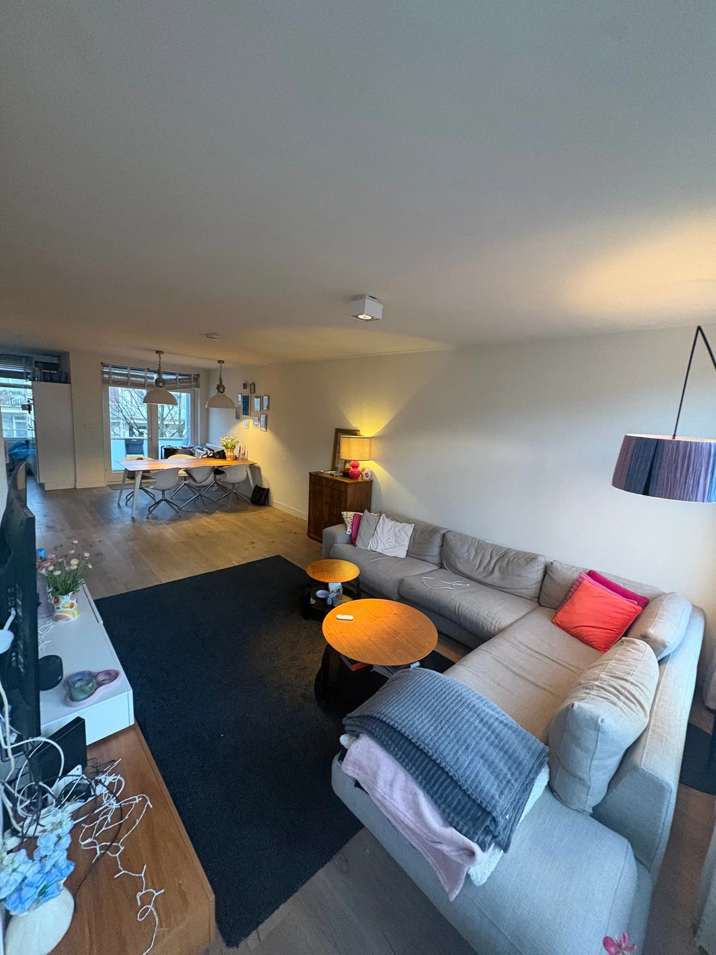 geblurde versie van de foto als achtergrond