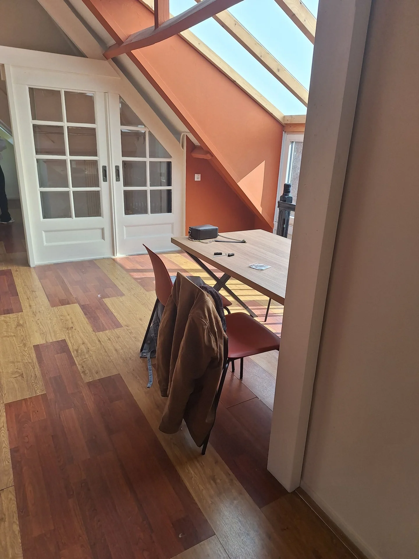 geblurde versie van de foto als achtergrond