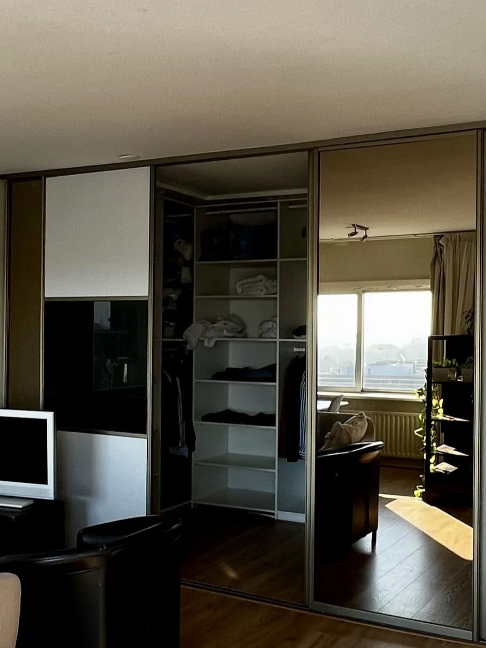 geblurde versie van de foto als achtergrond