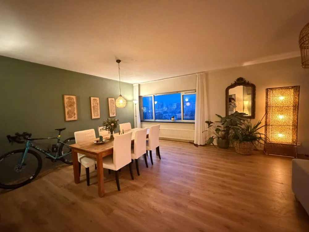 geblurde versie van de foto als achtergrond