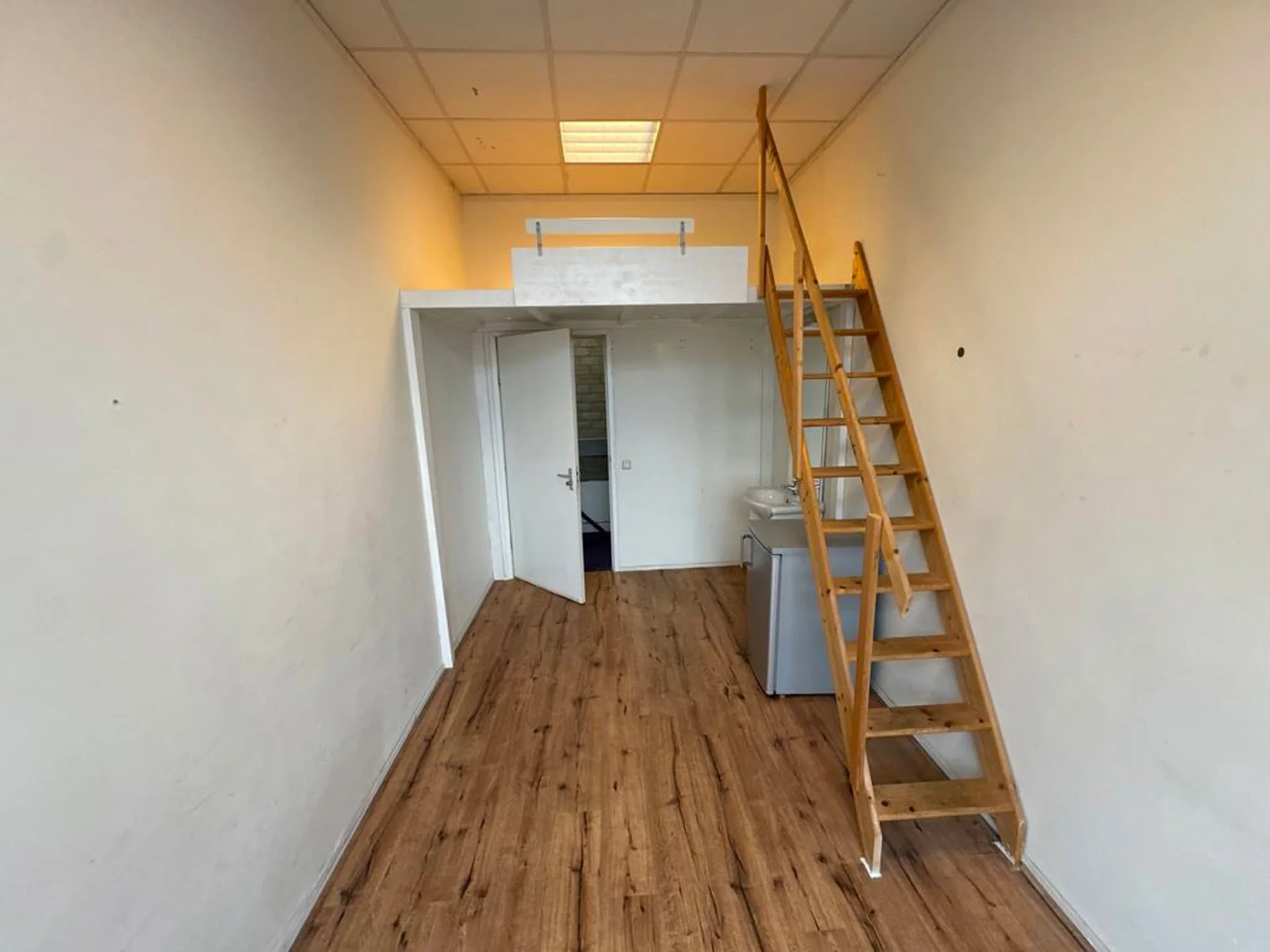 Foto van de Kamer gelegen aan de Herebinnensingel in Groningen