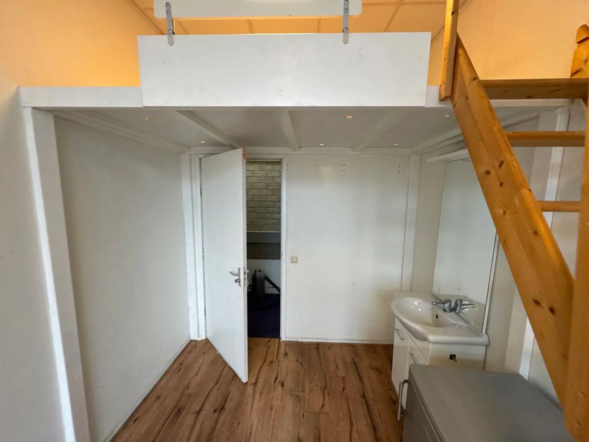 Foto van de Kamer gelegen aan de Herebinnensingel in Groningen