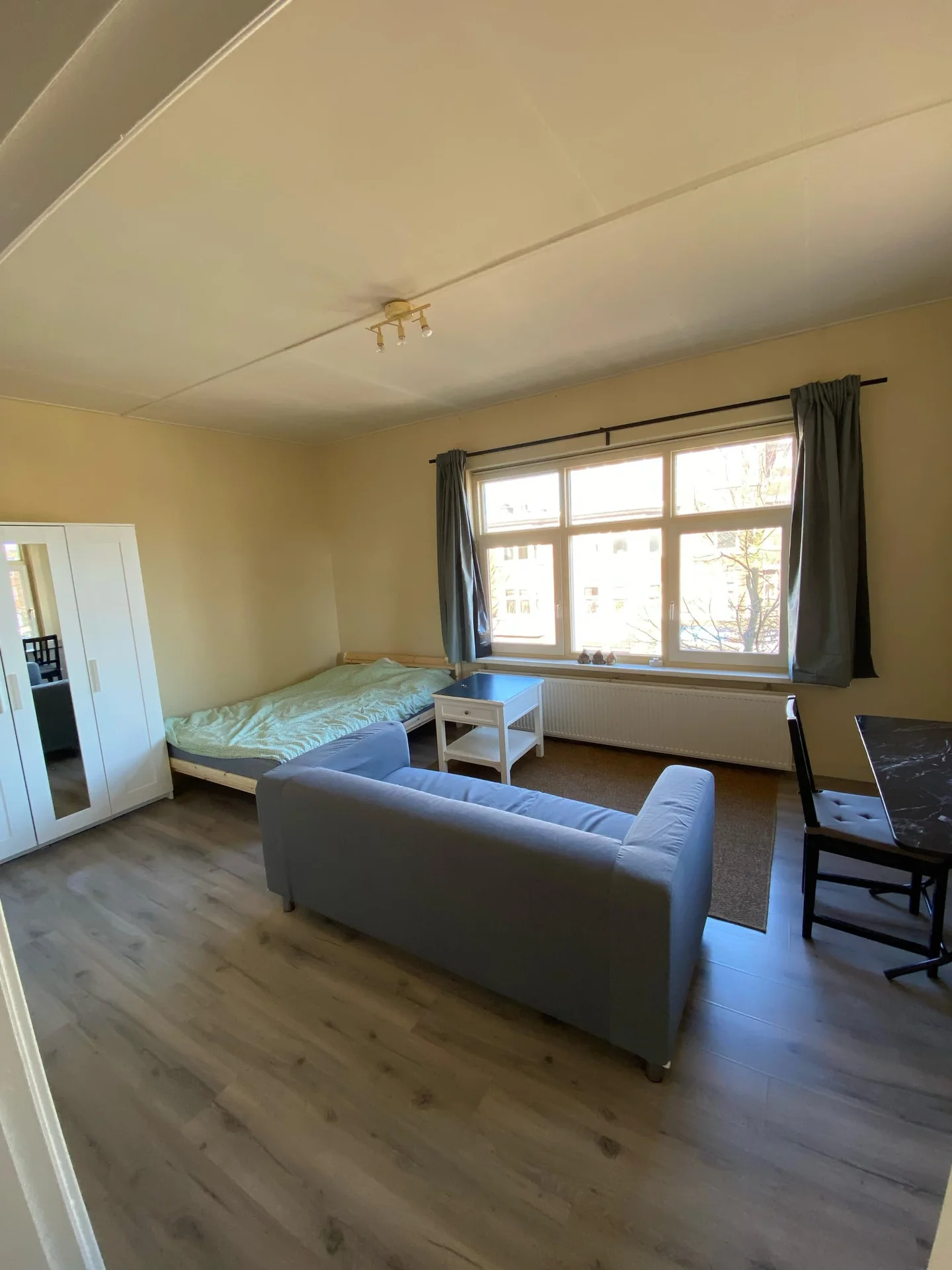 Foto van de Kamer gelegen aan de Van Zeggelenlaan in Den Haag