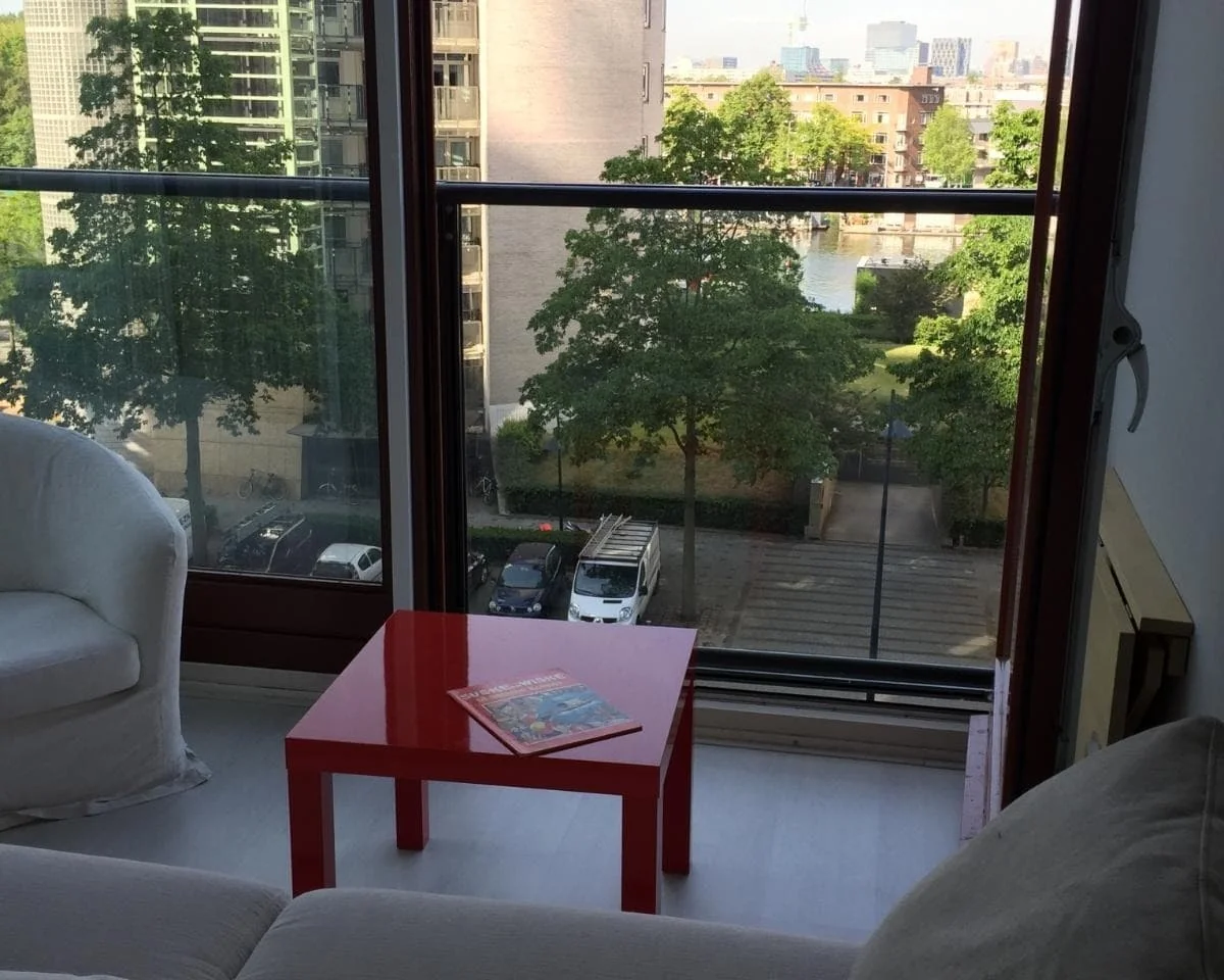 geblurde versie van de foto als achtergrond