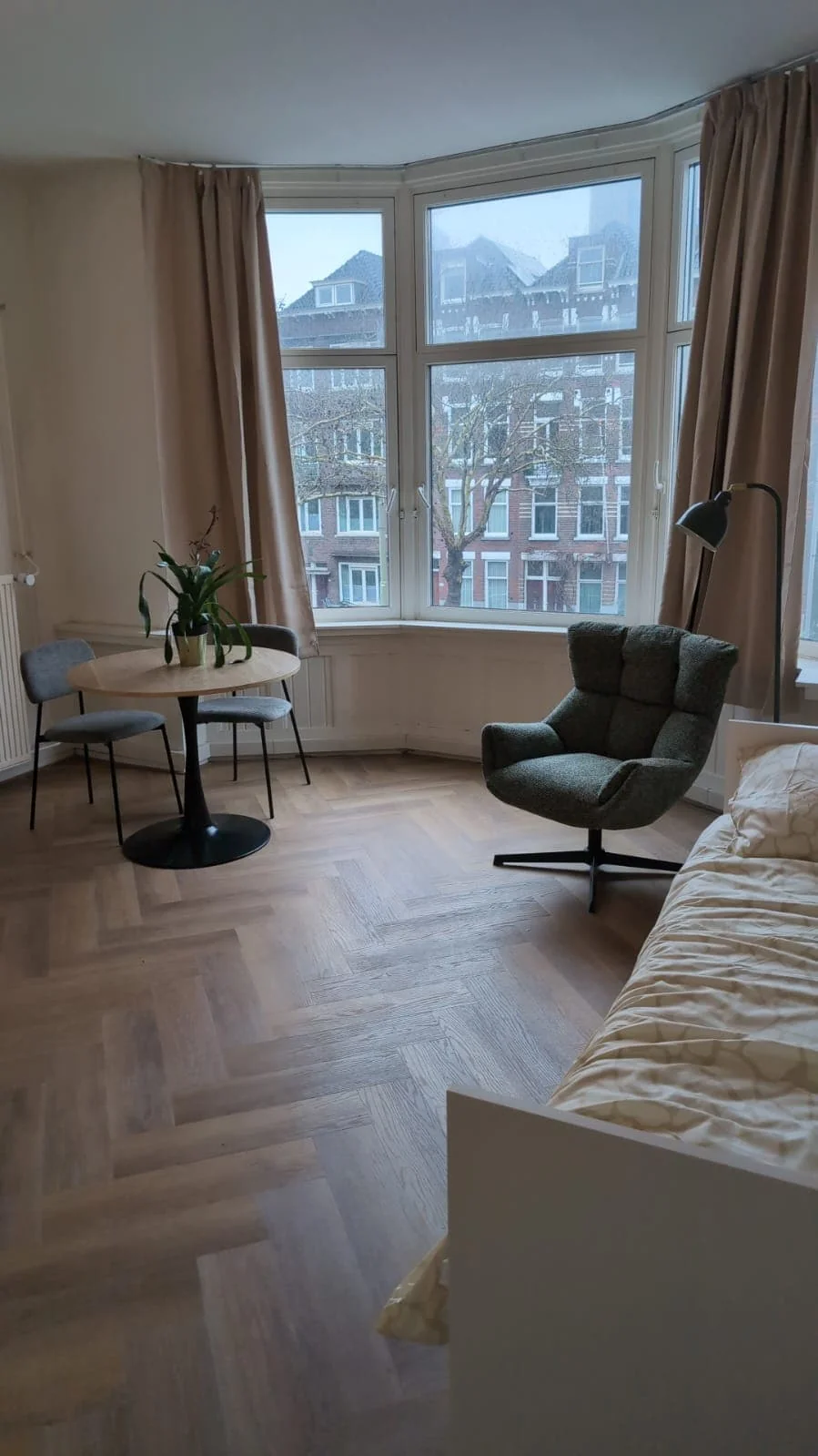 geblurde versie van de foto als achtergrond