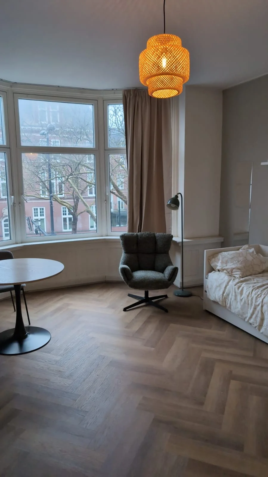 geblurde versie van de foto als achtergrond