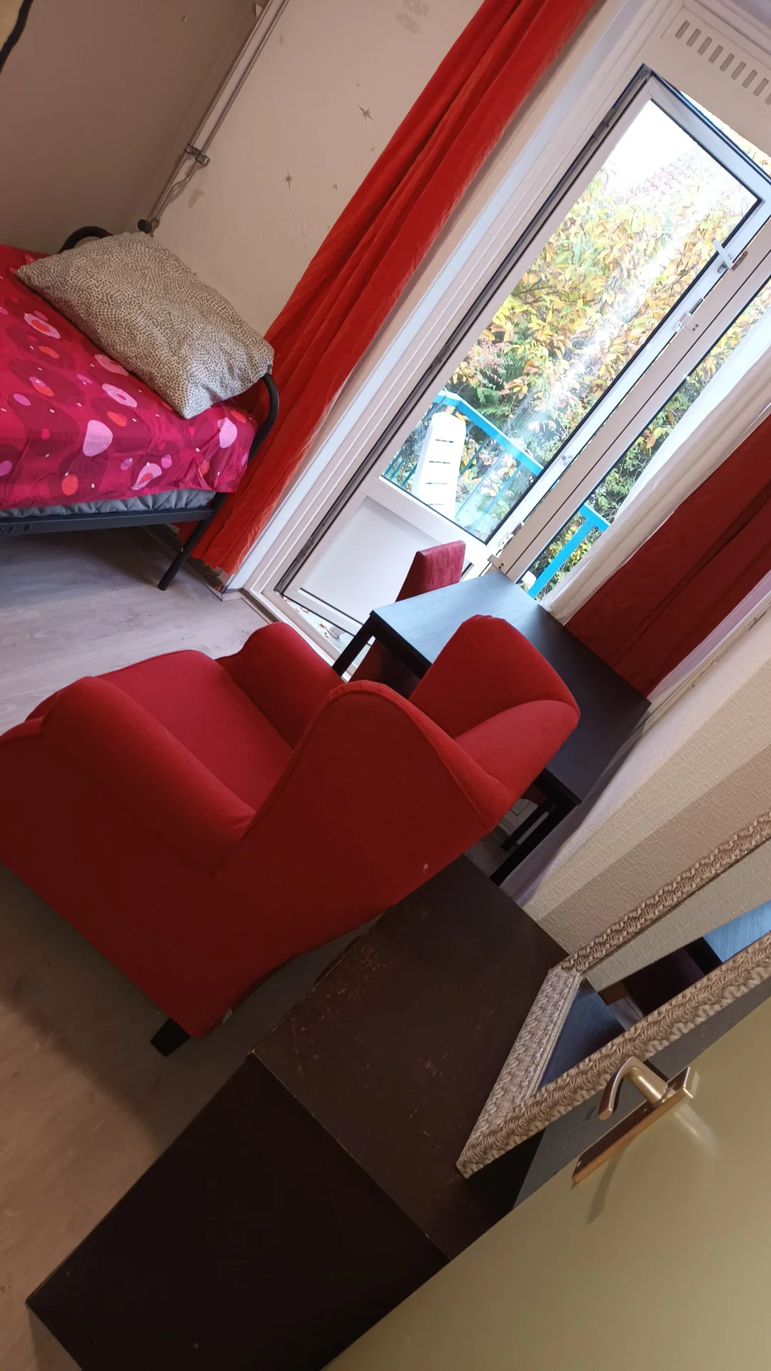 Foto van de Kamer gelegen aan de De Peerelstraat in Amsterdam