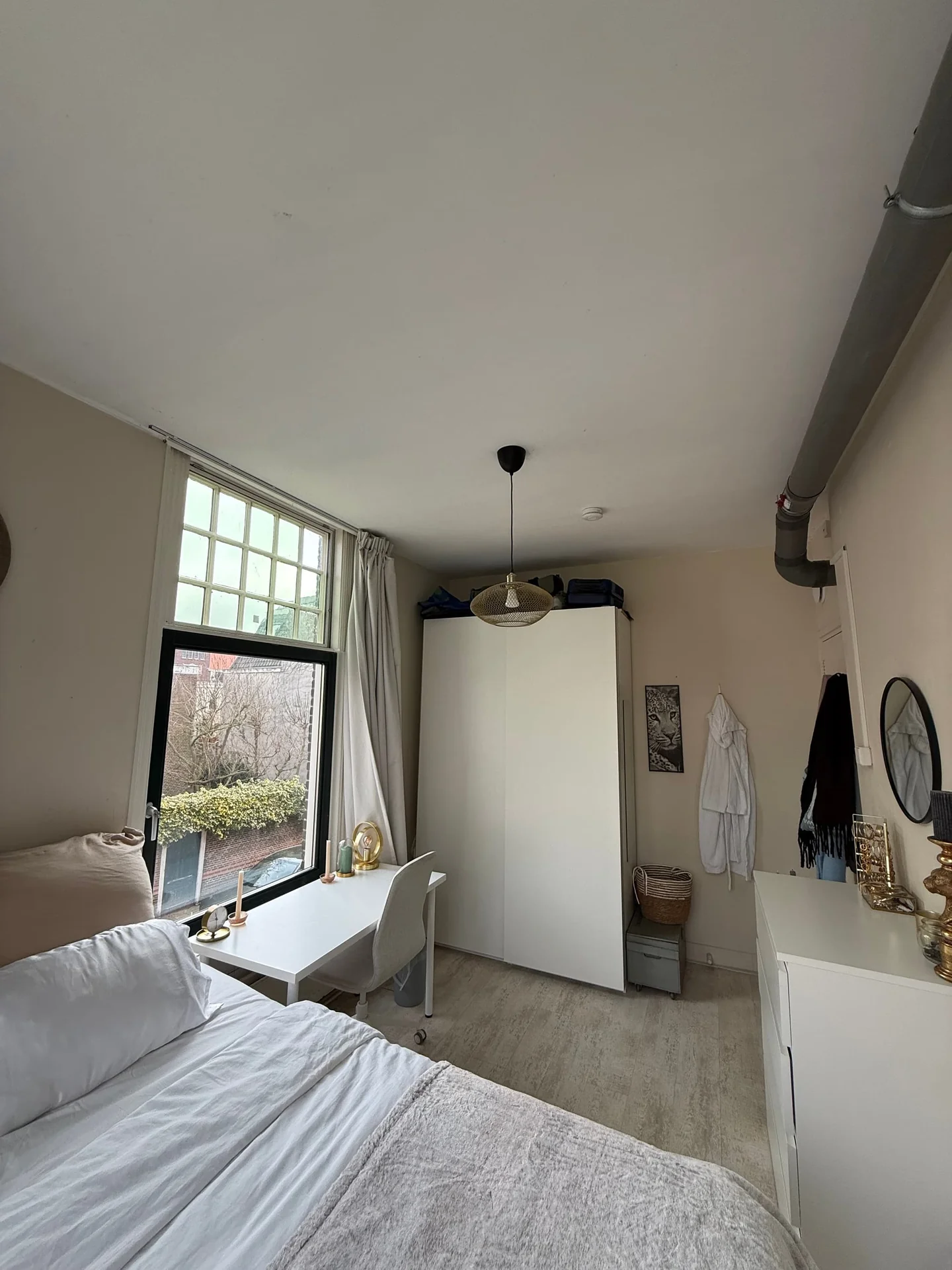 geblurde versie van de foto als achtergrond