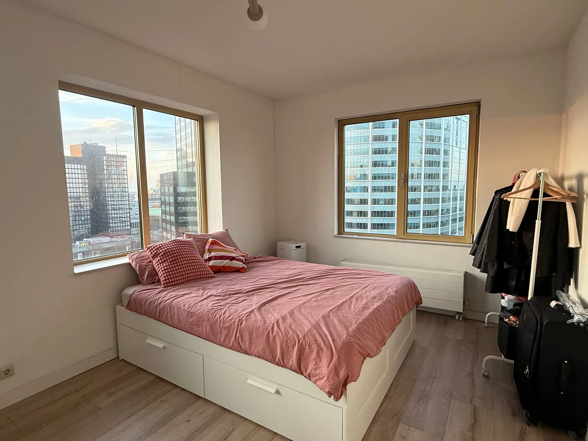 geblurde versie van de foto als achtergrond