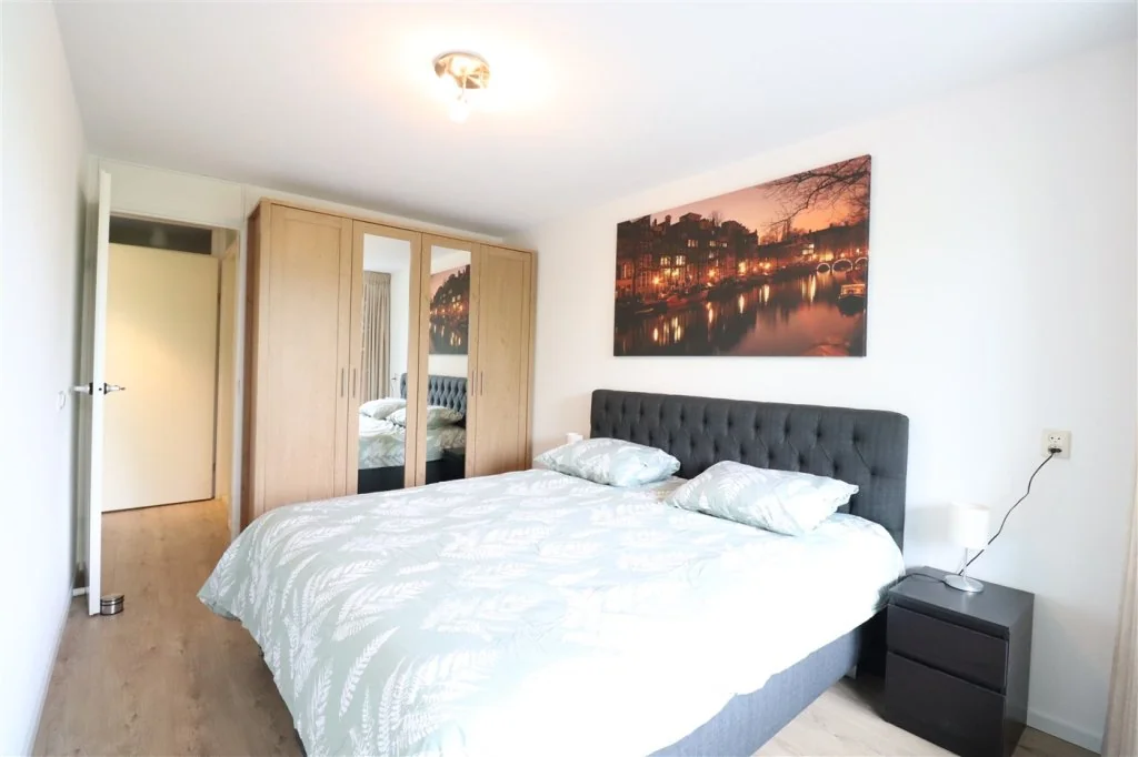 geblurde versie van de foto als achtergrond