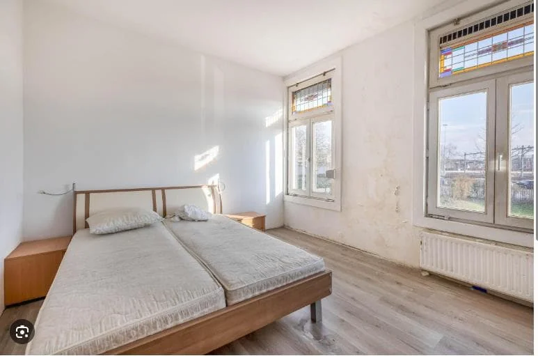 geblurde versie van de foto als achtergrond