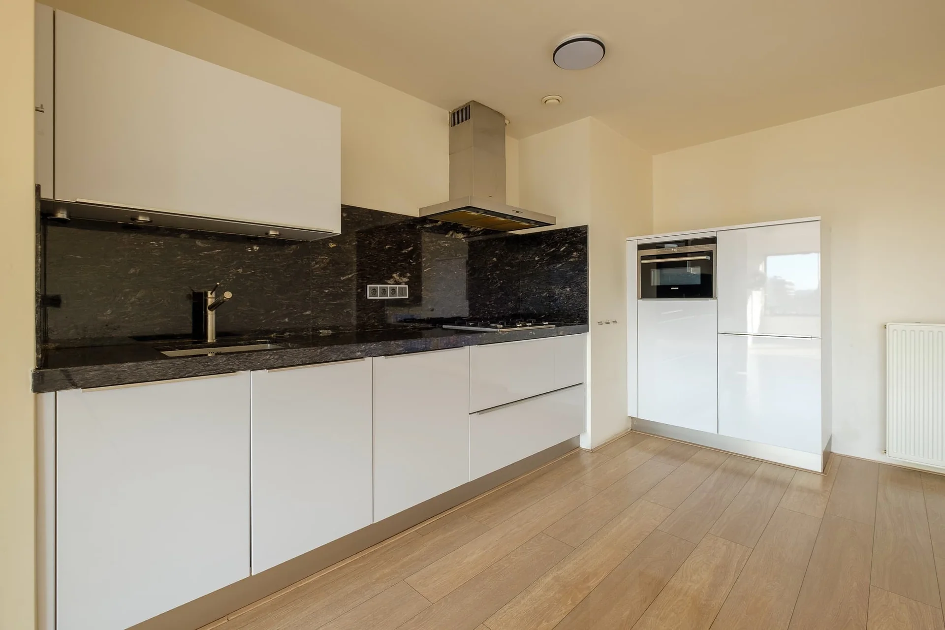 Foto van de Appartement gelegen aan de Martini van Geffenstraat in Amsterdam