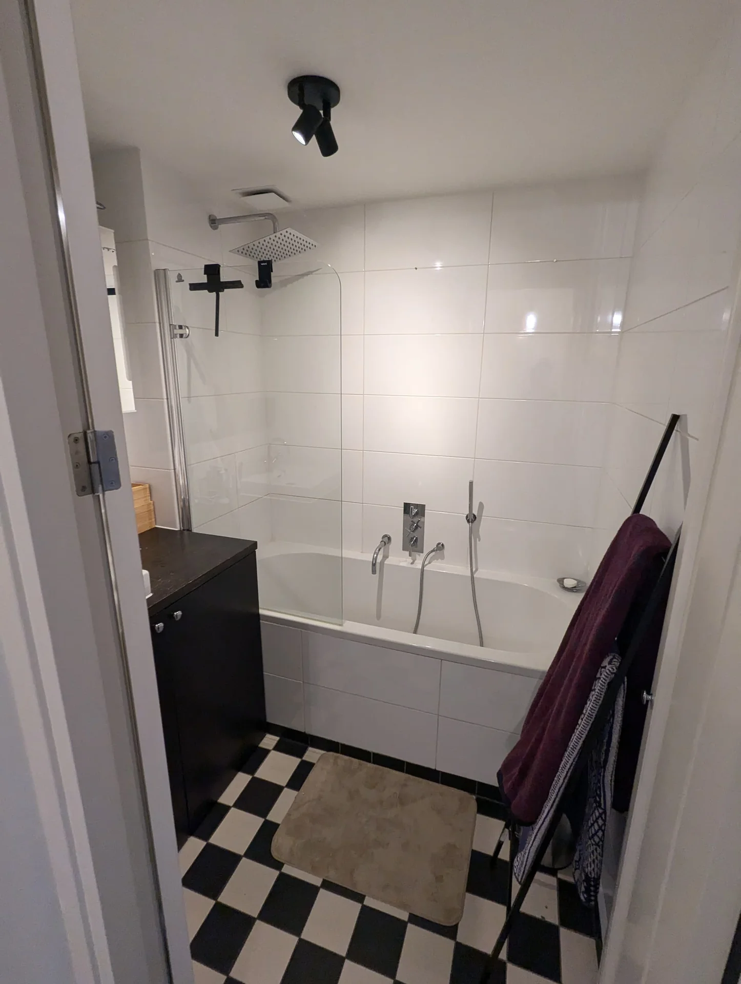 Foto van de Kamer gelegen aan de Van Hogendorpstraat in Amsterdam