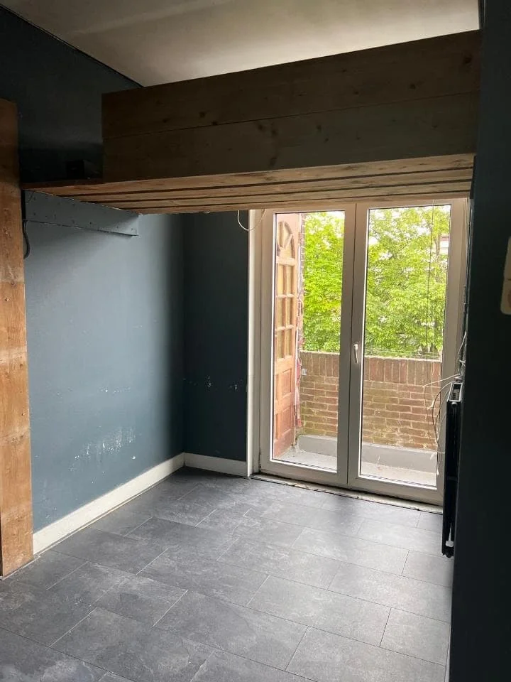 geblurde versie van de foto als achtergrond