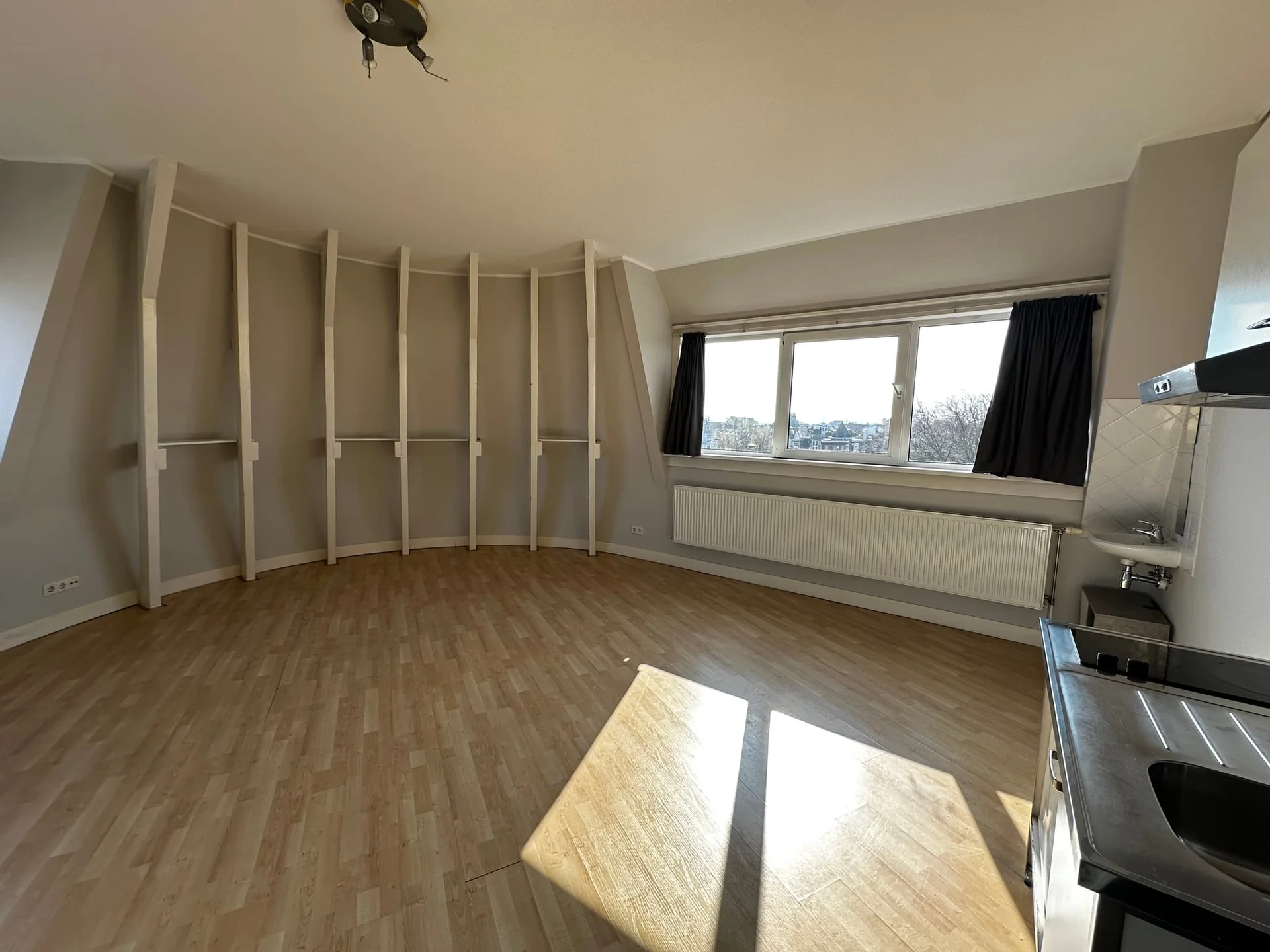 geblurde versie van de foto als achtergrond