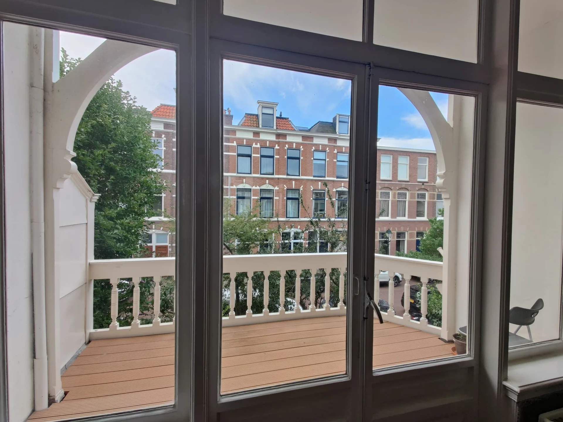 geblurde versie van de foto als achtergrond