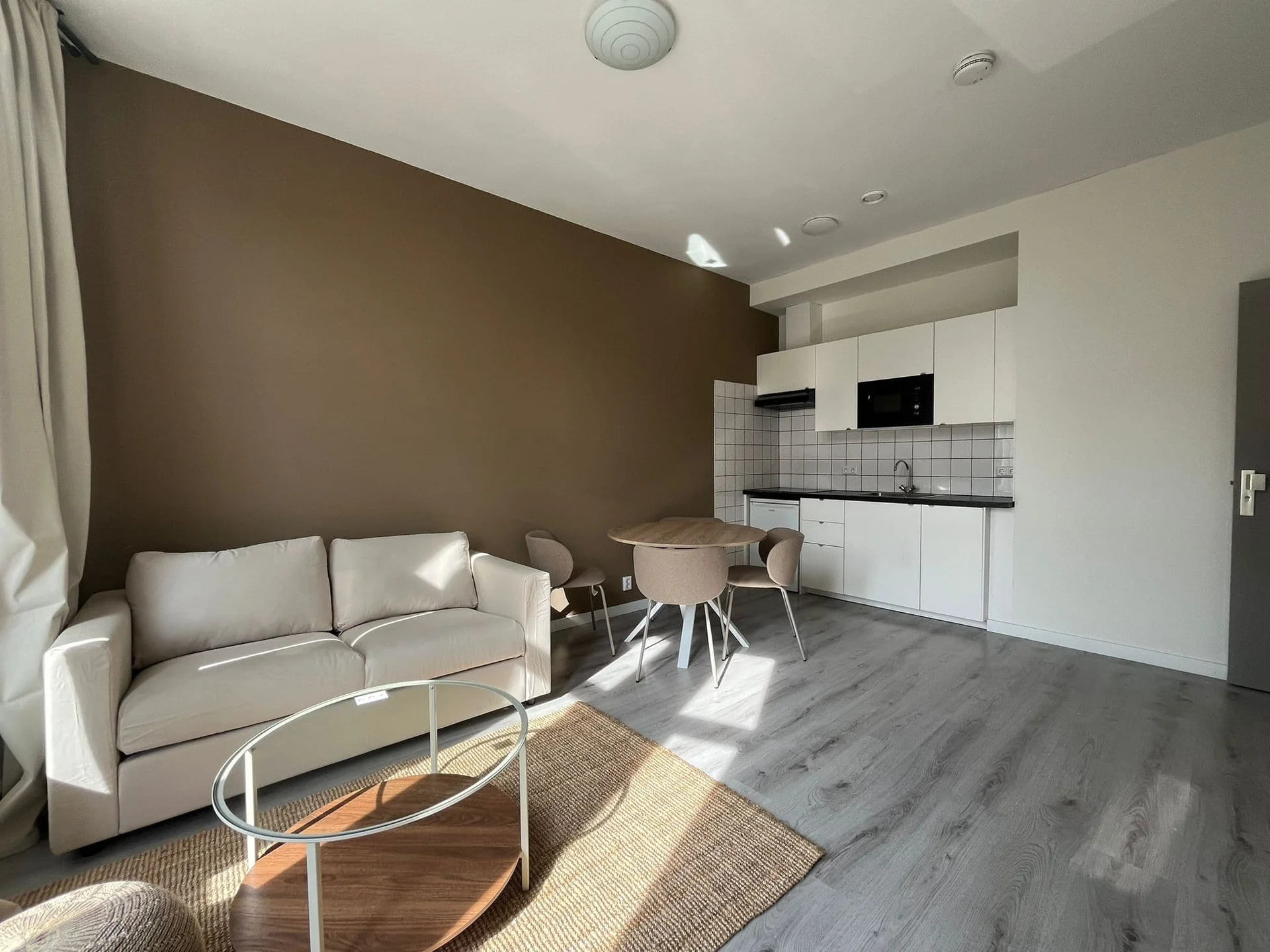 geblurde versie van de foto als achtergrond