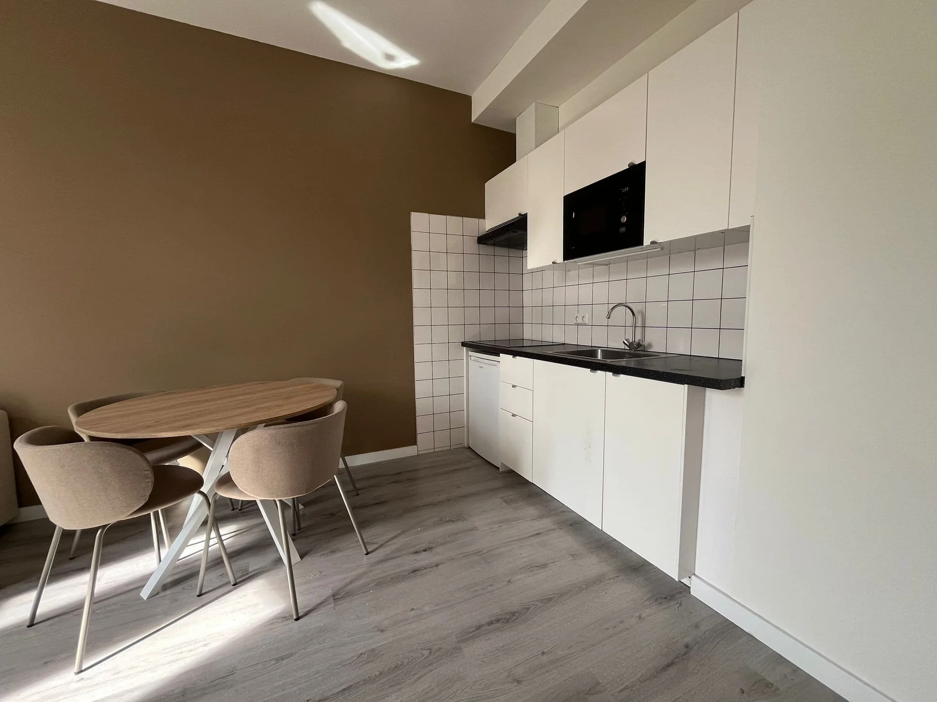 geblurde versie van de foto als achtergrond