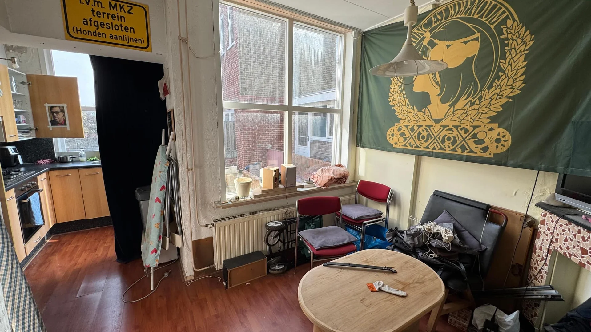 geblurde versie van de foto als achtergrond