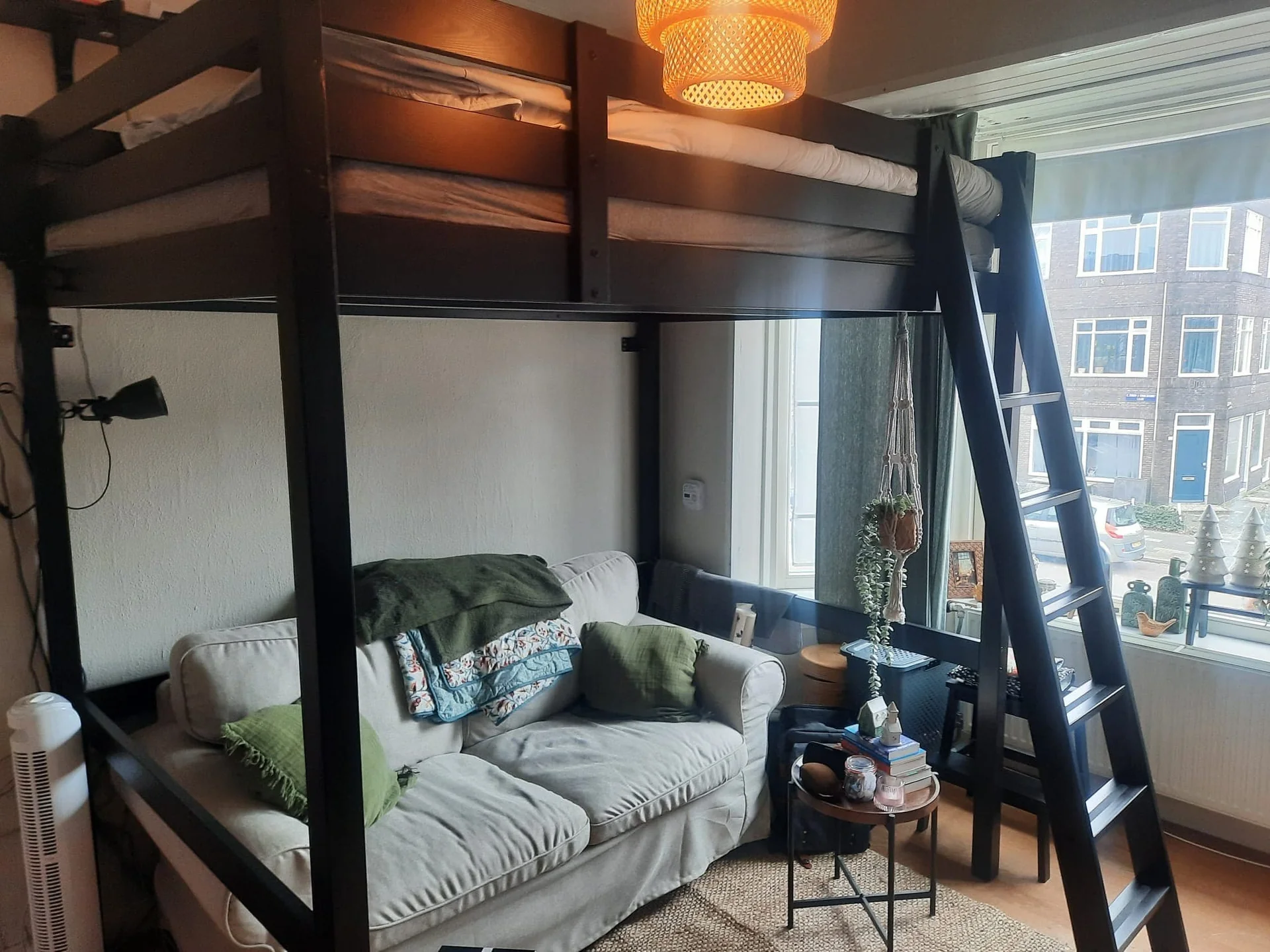 Foto van de Kamer gelegen aan de E. Thomassen a Thuessinklaan in Groningen