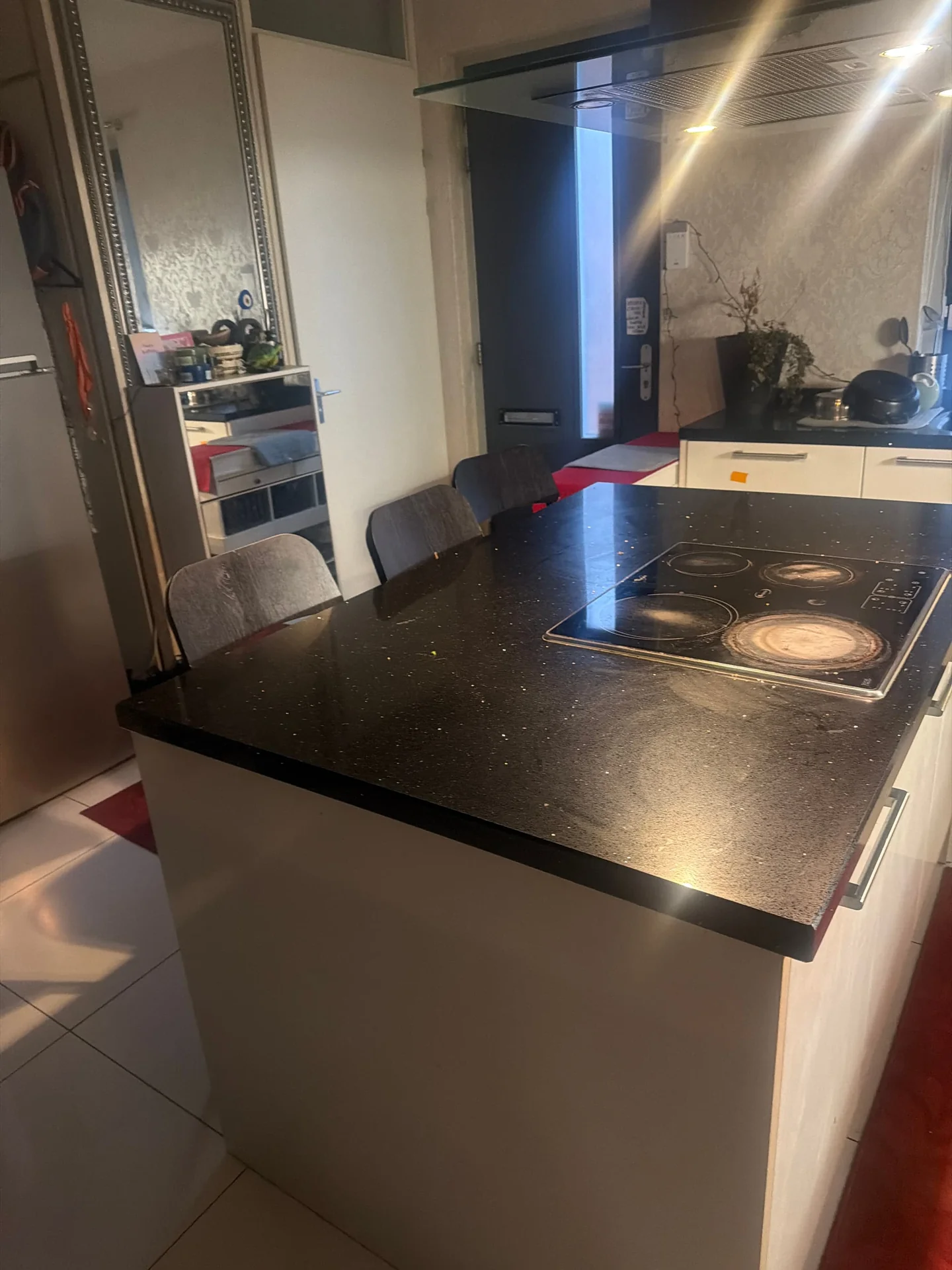 geblurde versie van de foto als achtergrond